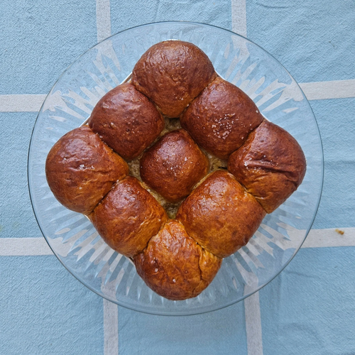 Pumpkin Dinner Rolls (Thanksgiving Menu)